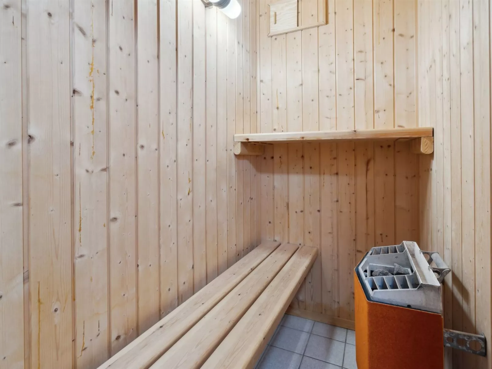 "Anella" - 200m from the sea - Binnen