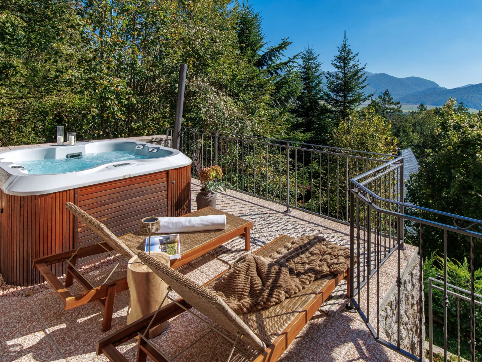 House Hillside Lodge - Buiten