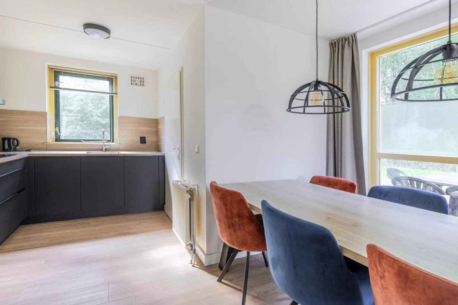 7 - Persoons Forest 217 Sauna Bungalow (copy) (copy) (copy) - Eetkamer