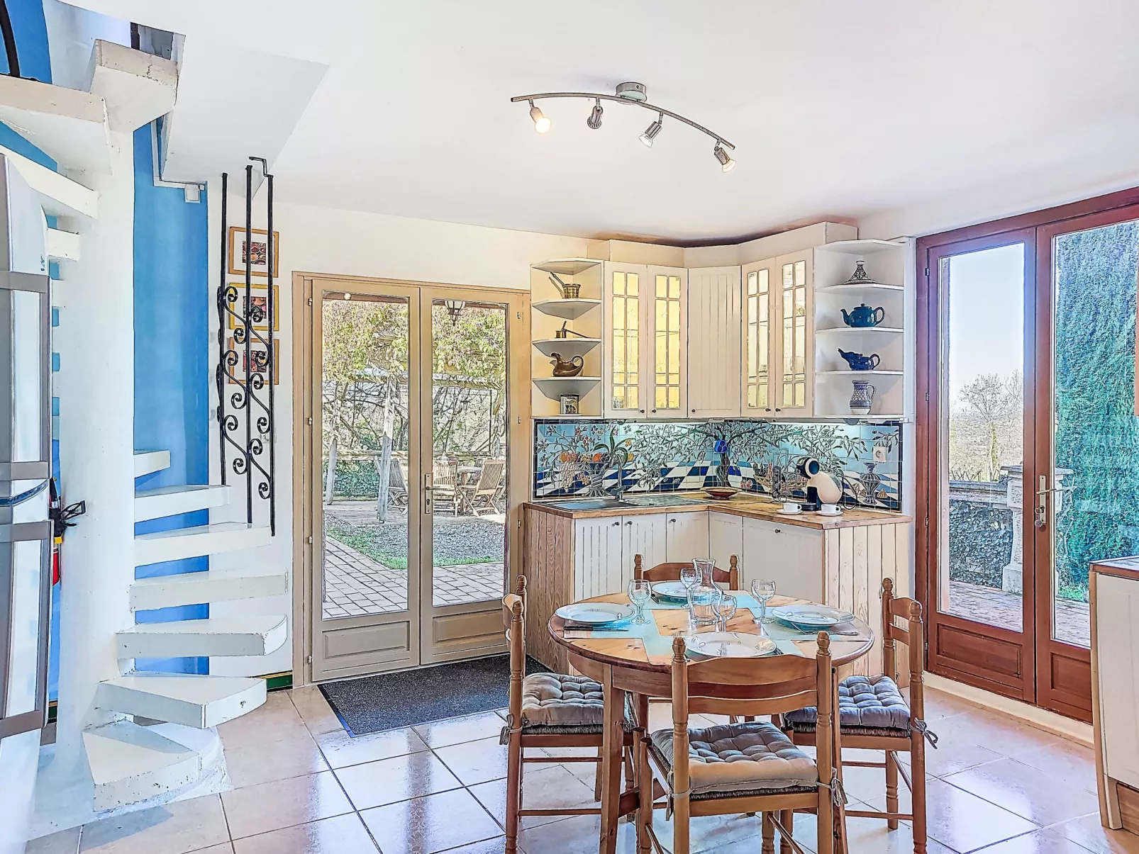 Les Ecuries - Binnen