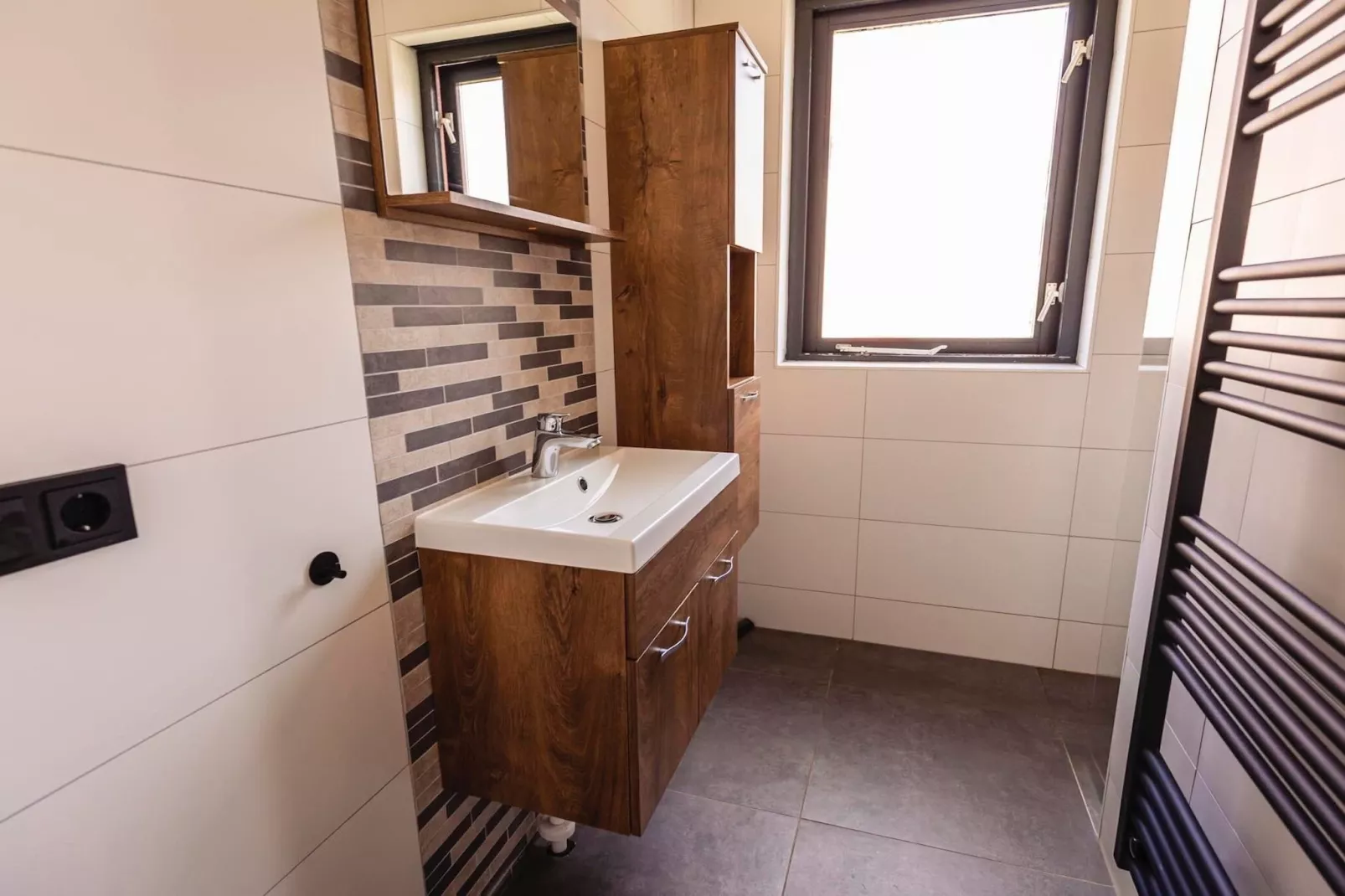 Vakantiepark 't Broeckhuys 3 - Badkamer