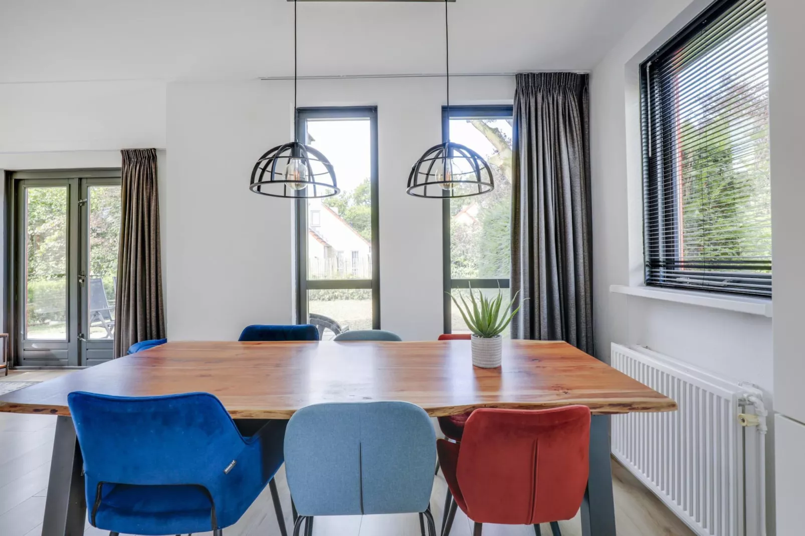 6 - Persons De Zingende Wilg (copy) (copy) - Eetkamer
