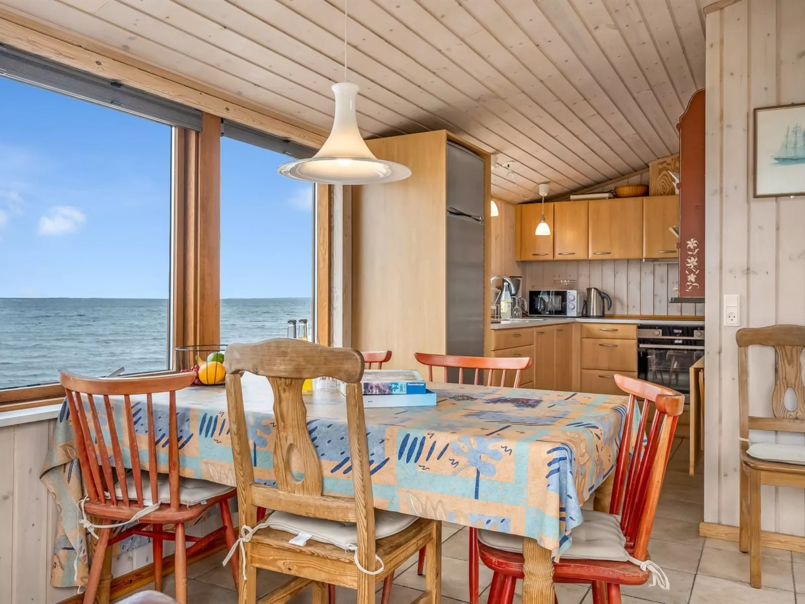 "Signhild" - 5m to the fjord - Binnen