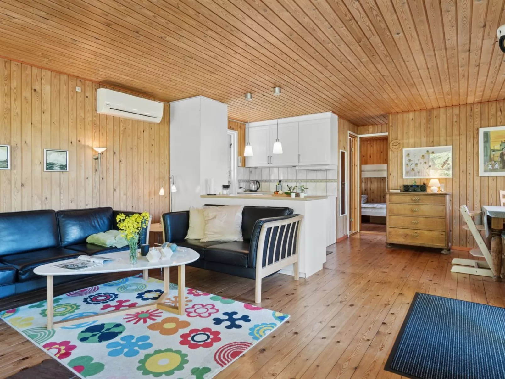 "Sigge" - 5km from the sea - Binnen