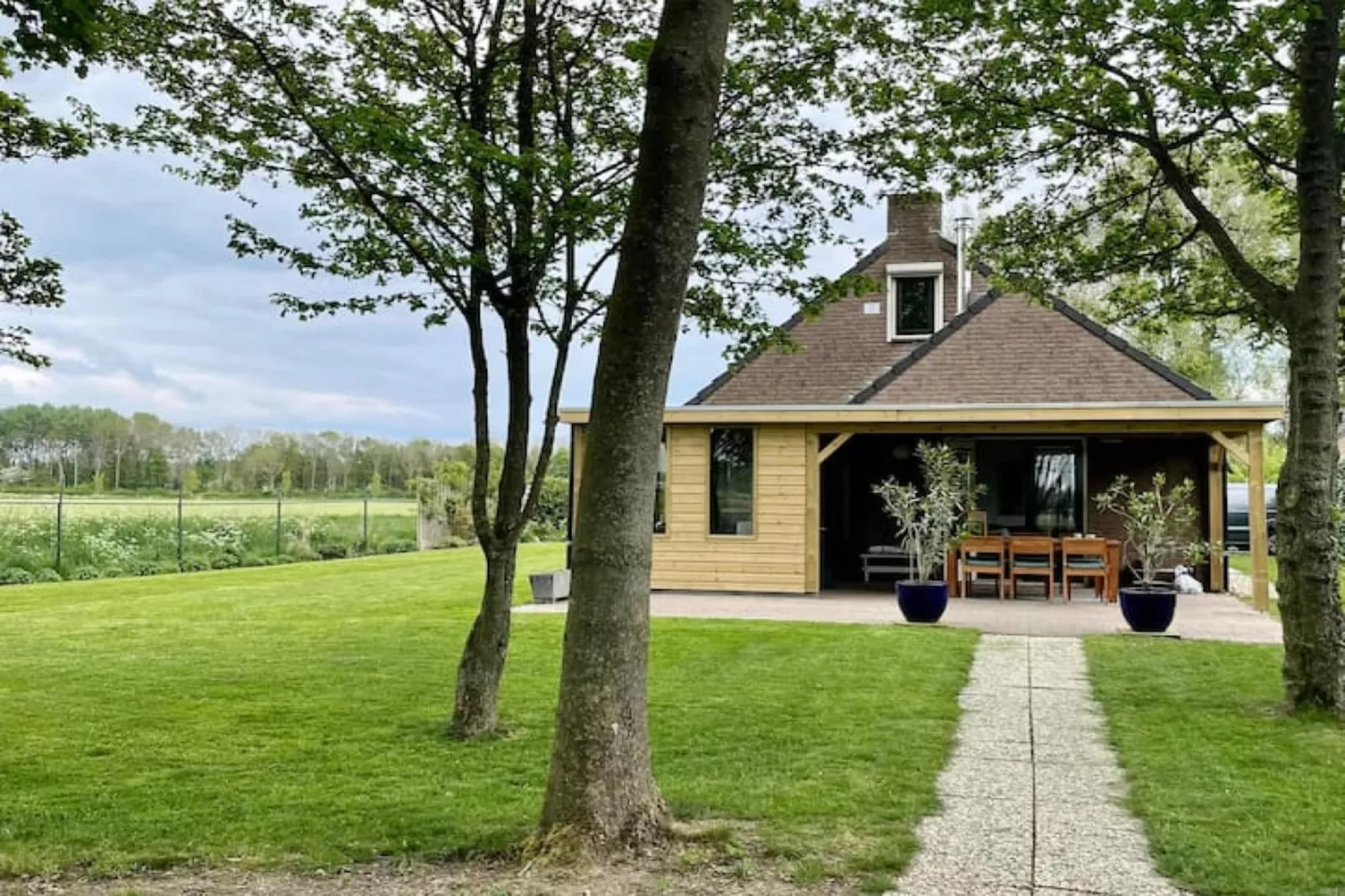 6 - Persons Forest Bungalow (copy) - Terrasbalkon