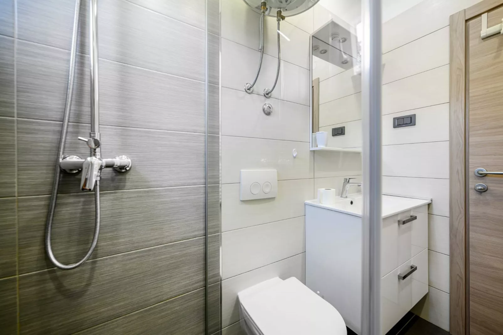 Holiday Home Rokoko - Two Bedroom Holiday Home with Swimming Pool - Badkamer