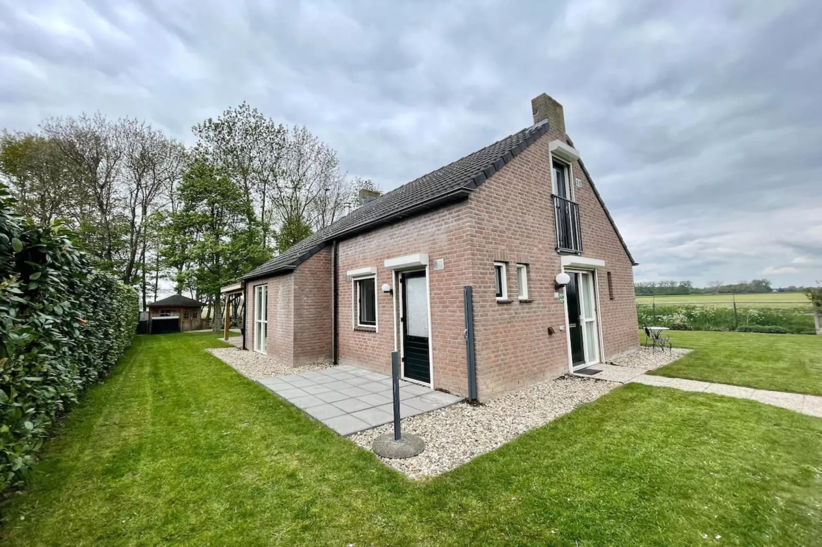 6 - Persons Forest Bungalow (copy) - Buitenkant zomer