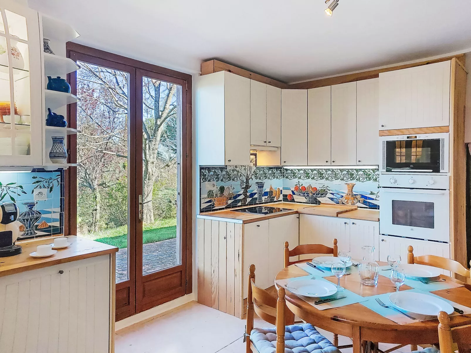 Les Ecuries - Binnen