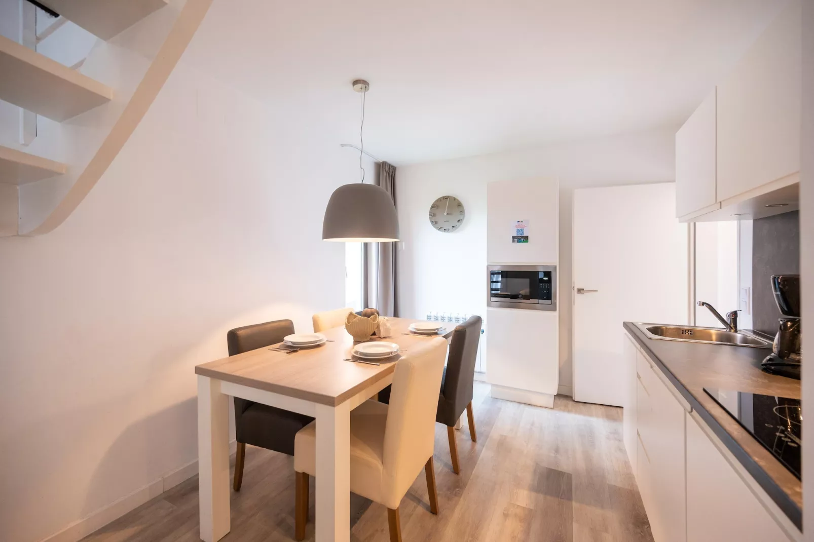 Comfort 4p Schlafzimmer - Basic - Eetkamer