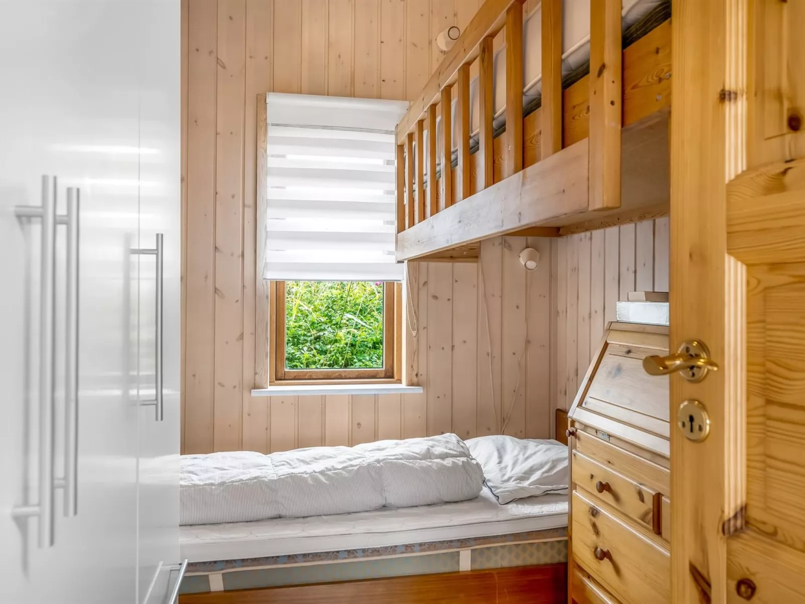 "Signhild" - 5m to the fjord - Binnen