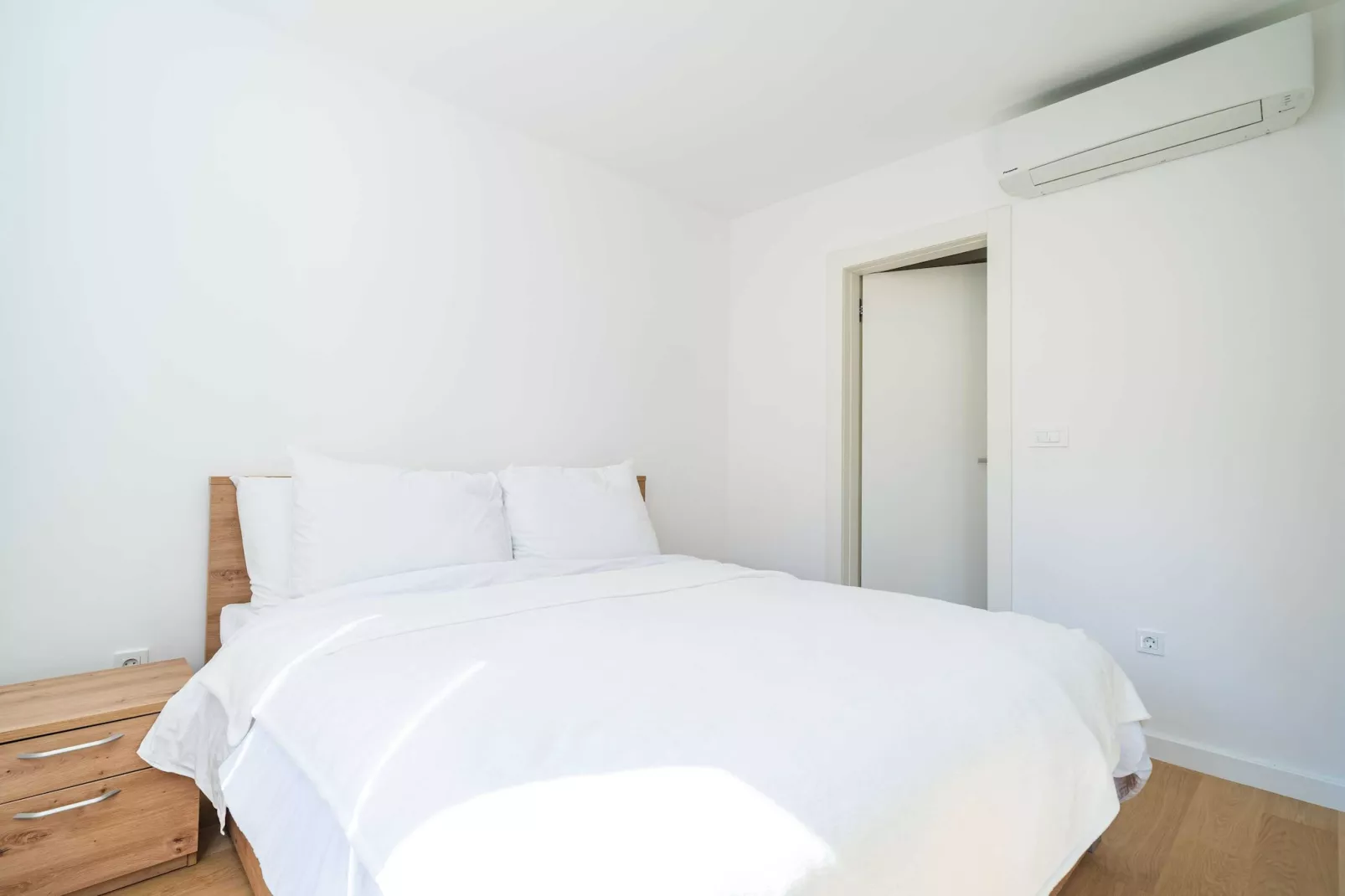 Apartment Villa Claudia - Three Bedroom Apartment with Balcony - Slaapkamer