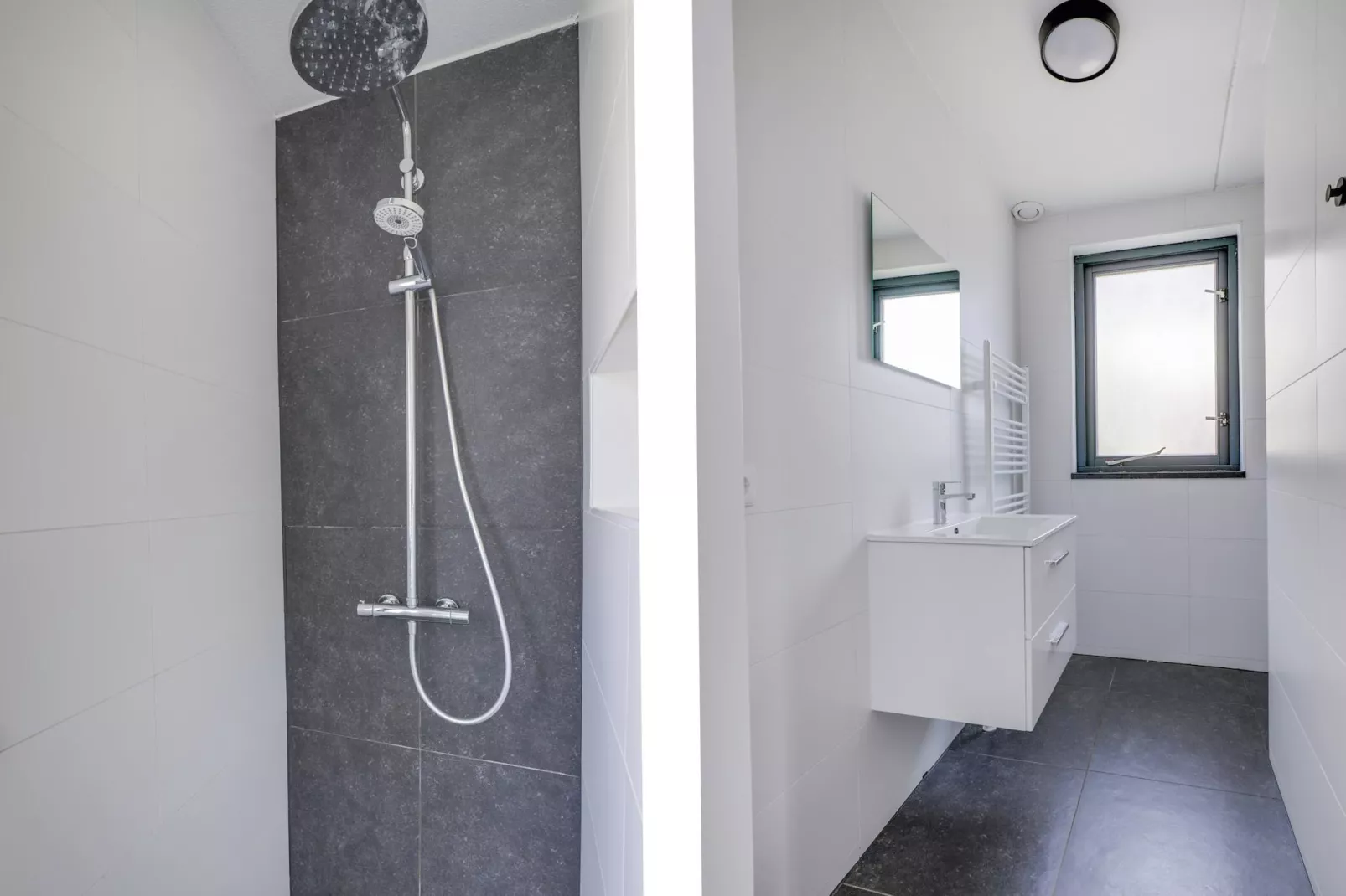 6 - Persons De Zingende Wilg (copy) (copy) - Badkamer