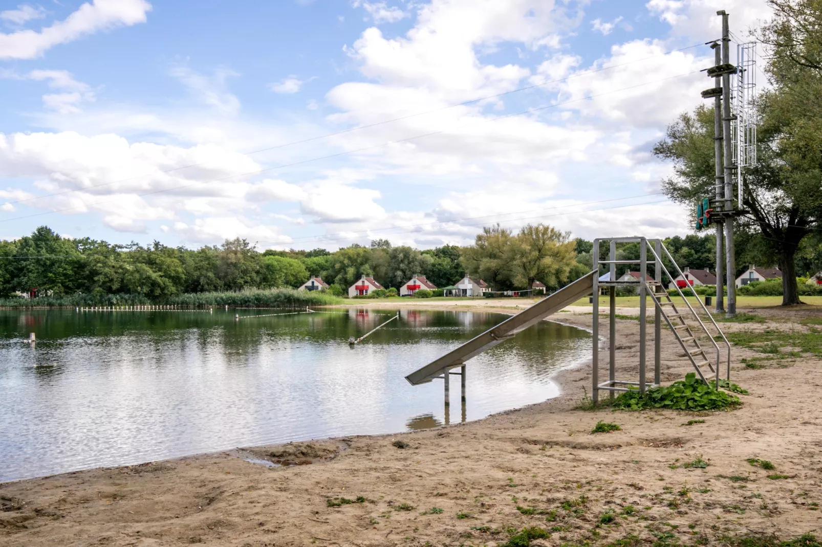 7 - Persoons Forest 217 Sauna Bungalow (copy) (copy) (copy) - Gebieden zomer 1km