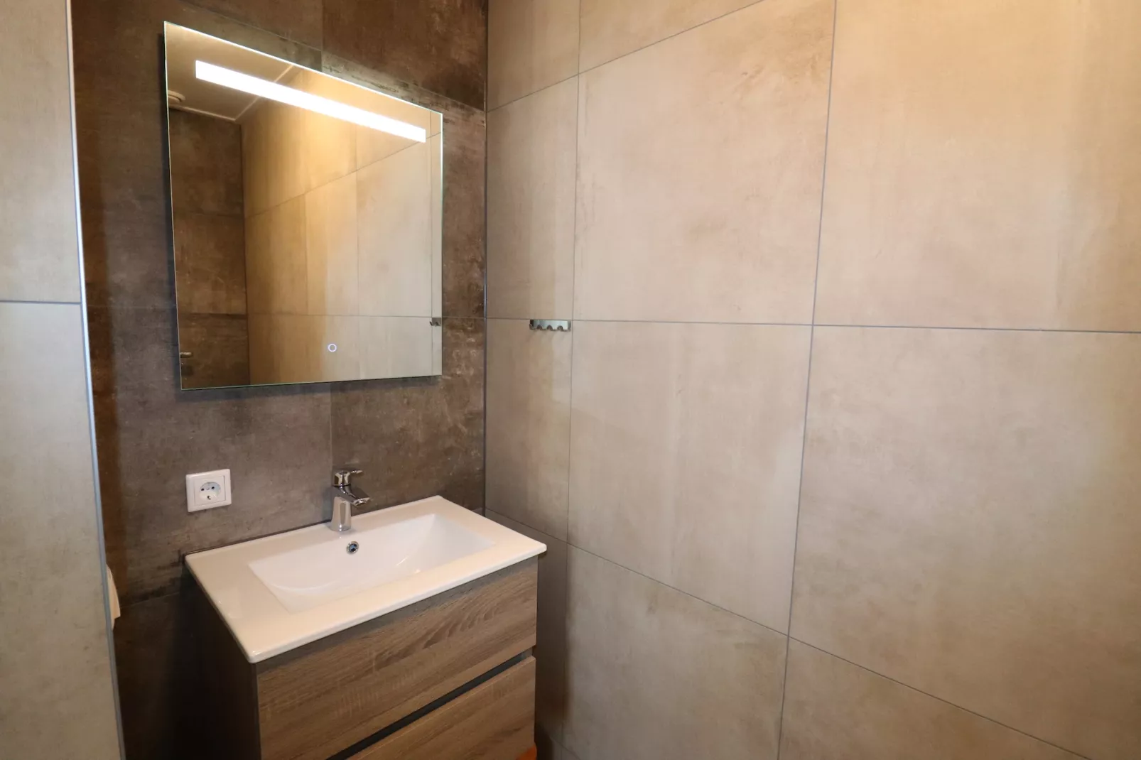 Moderne villa op het Friese platteland - Badkamer