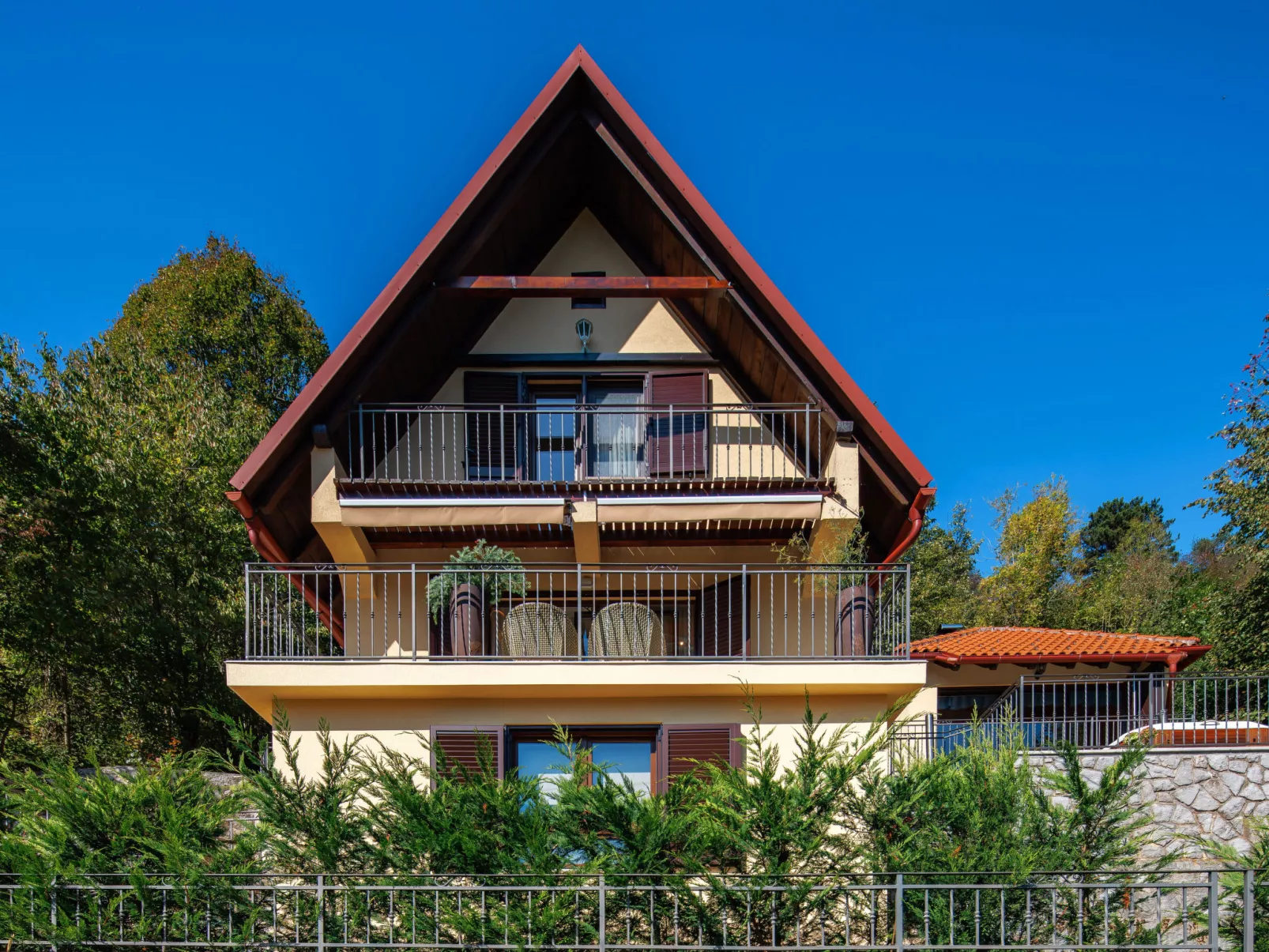 House Hillside Lodge - Buiten