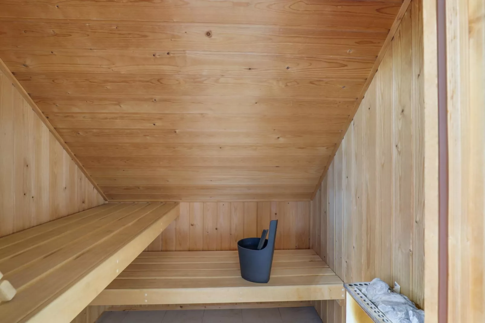 6 - Persons De Zingende Wilg (copy) (copy) - Sauna
