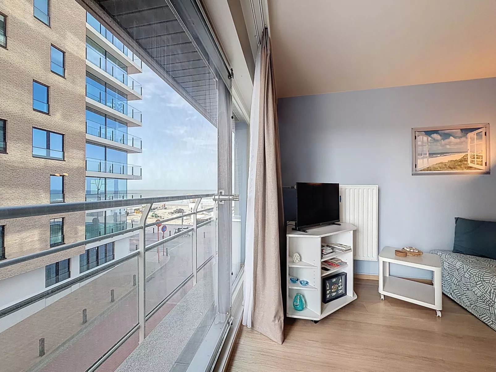 Blue Sand I with lateral sea view