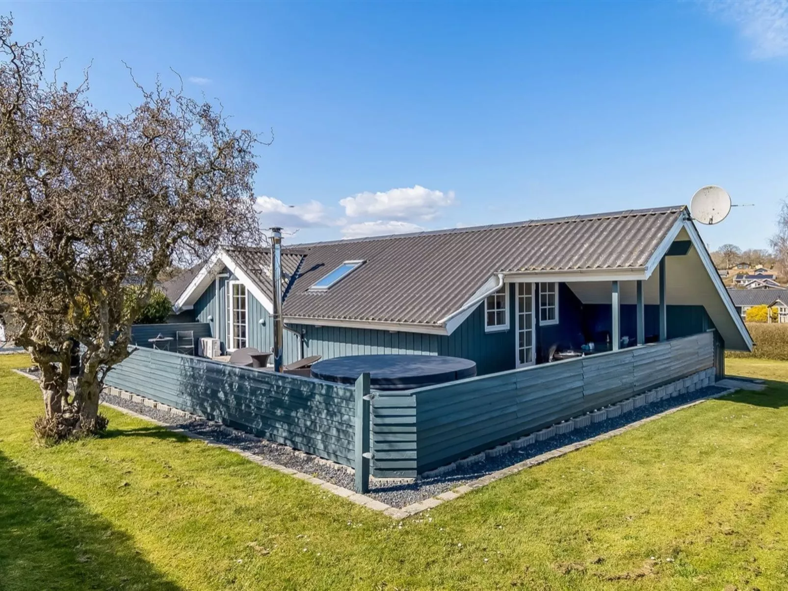 "Aika" - 450m from the sea