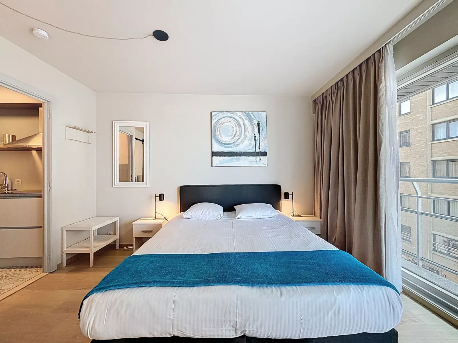 Blue Sand I with lateral sea view