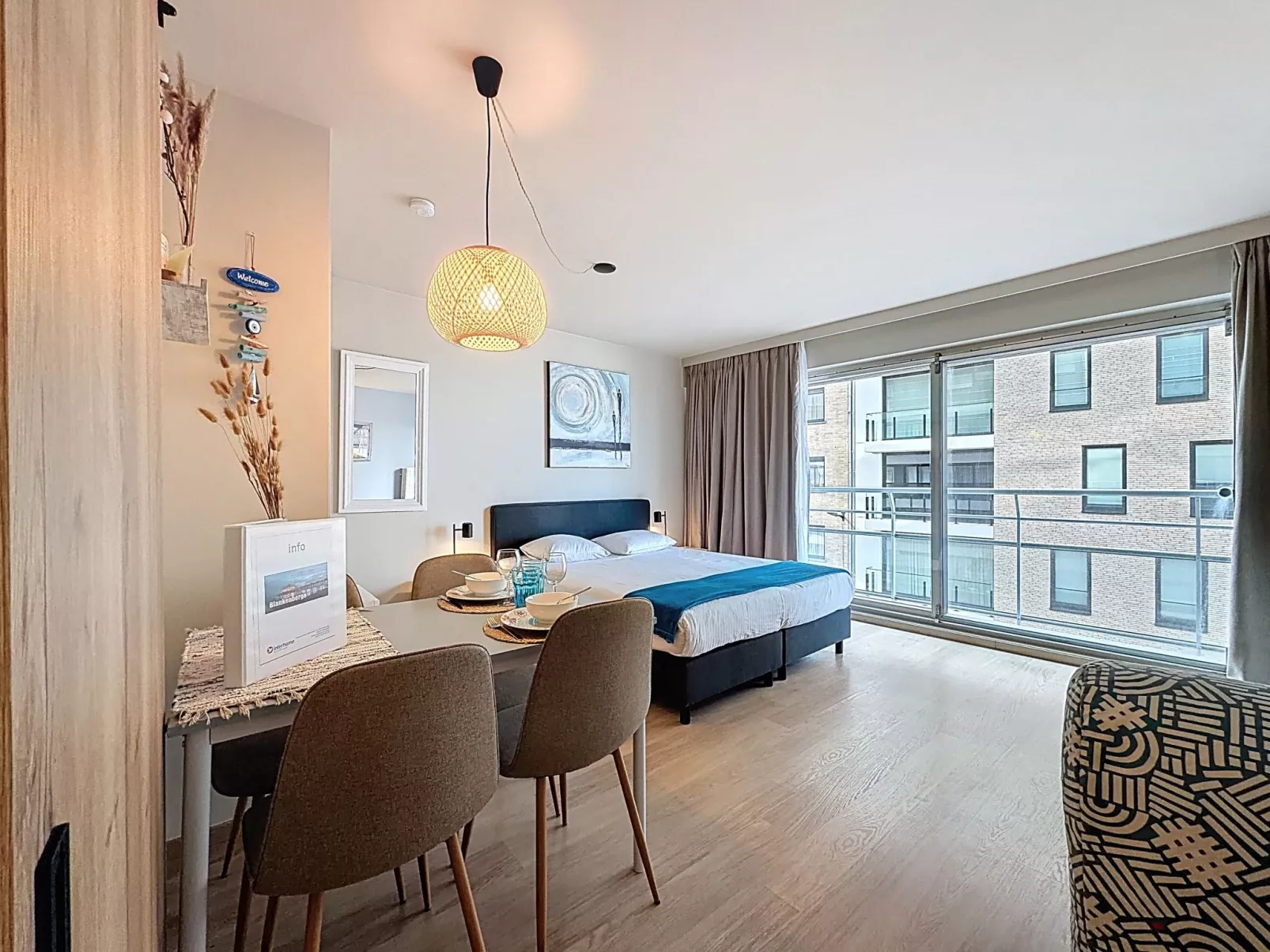 Blue Sand I with lateral sea view - Binnen