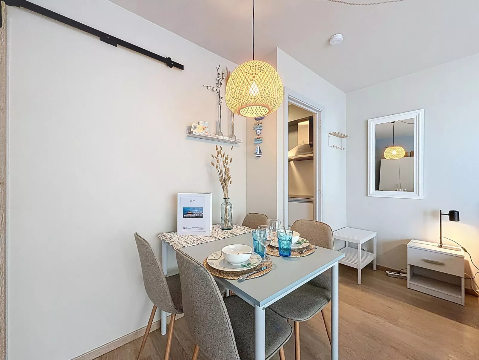 Blue Sand I with lateral sea view - Binnen