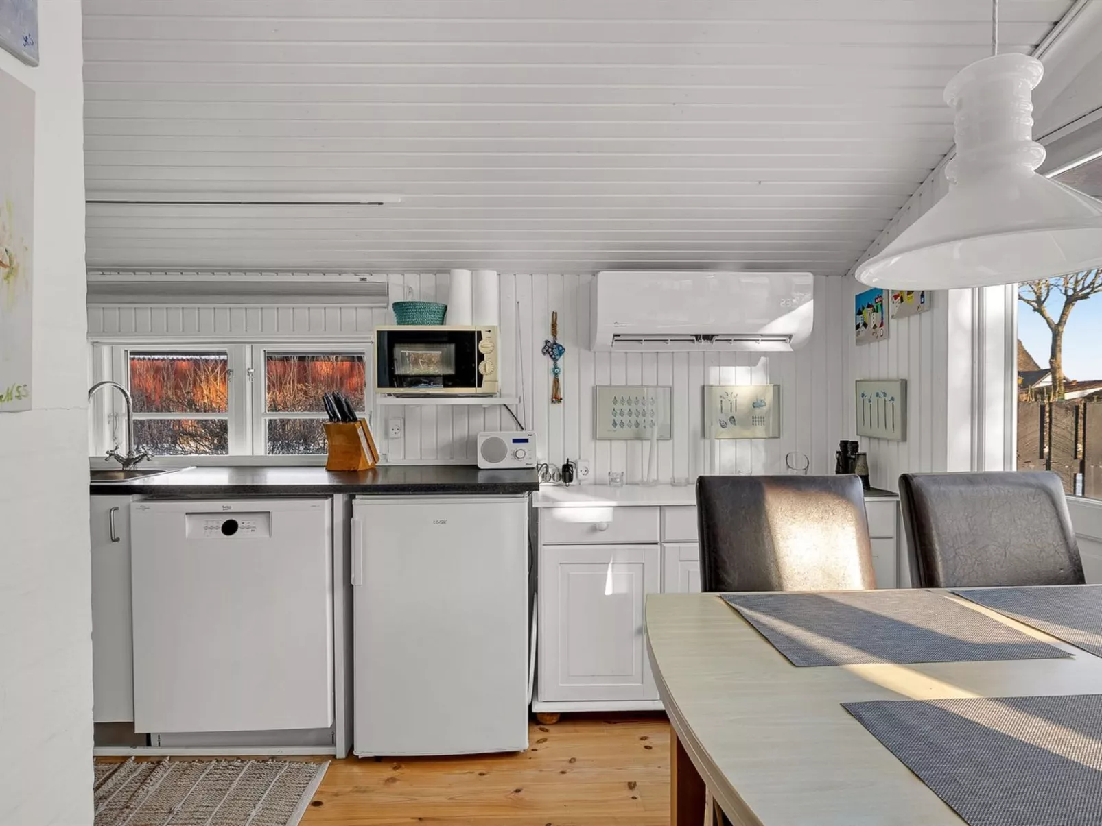 "Kato" - 125m from the sea - Binnen