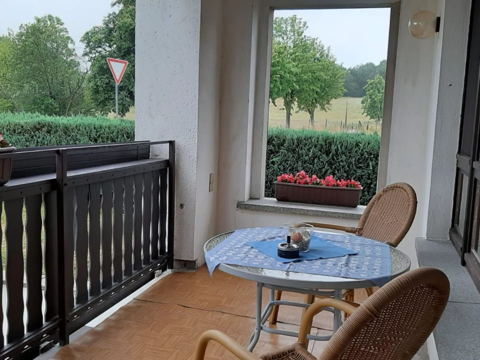 Große Ferienwohnung in Niedergurig mit Großem Ga - Binnen