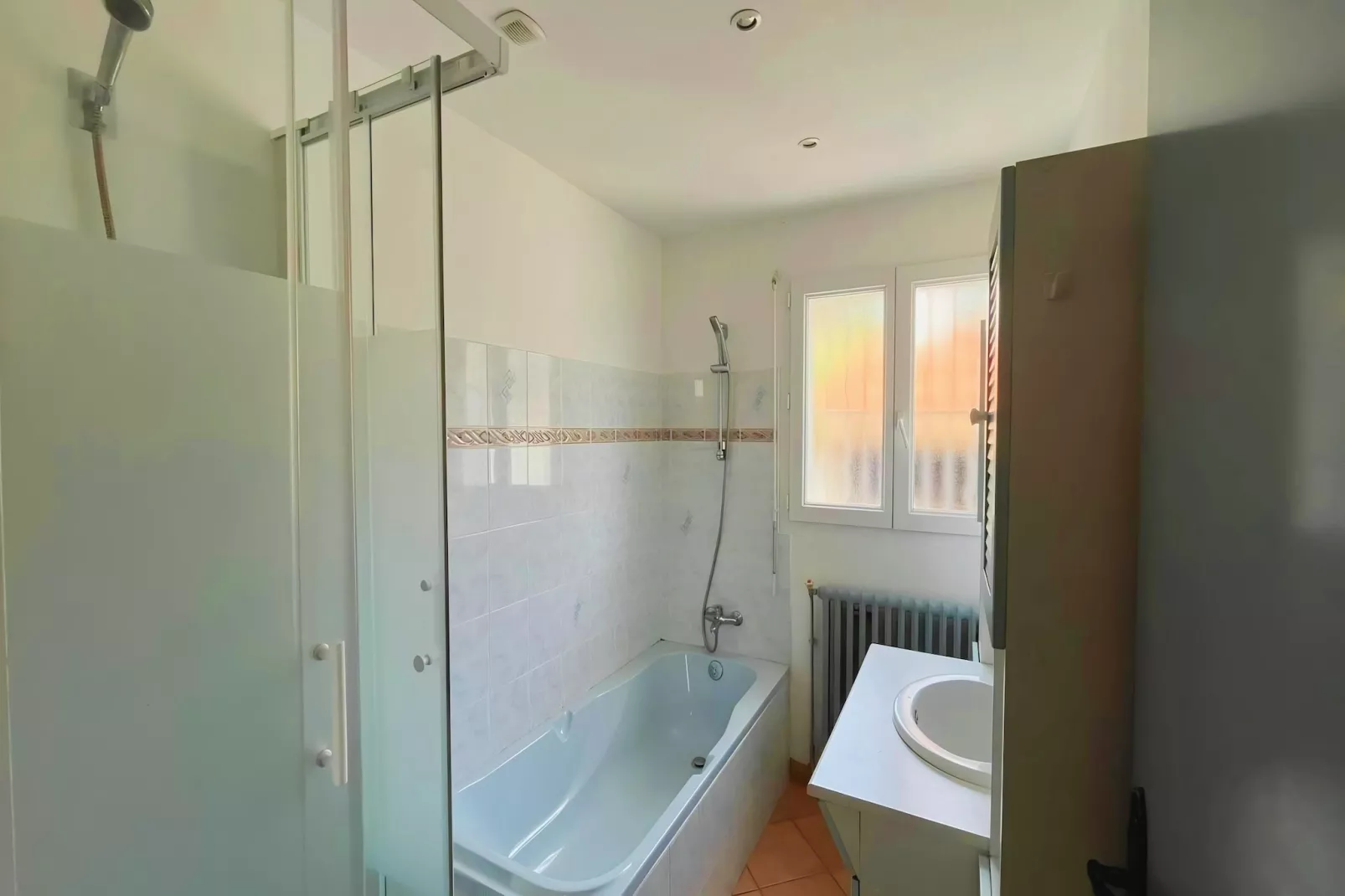 Villa avec piscine - Badkamer