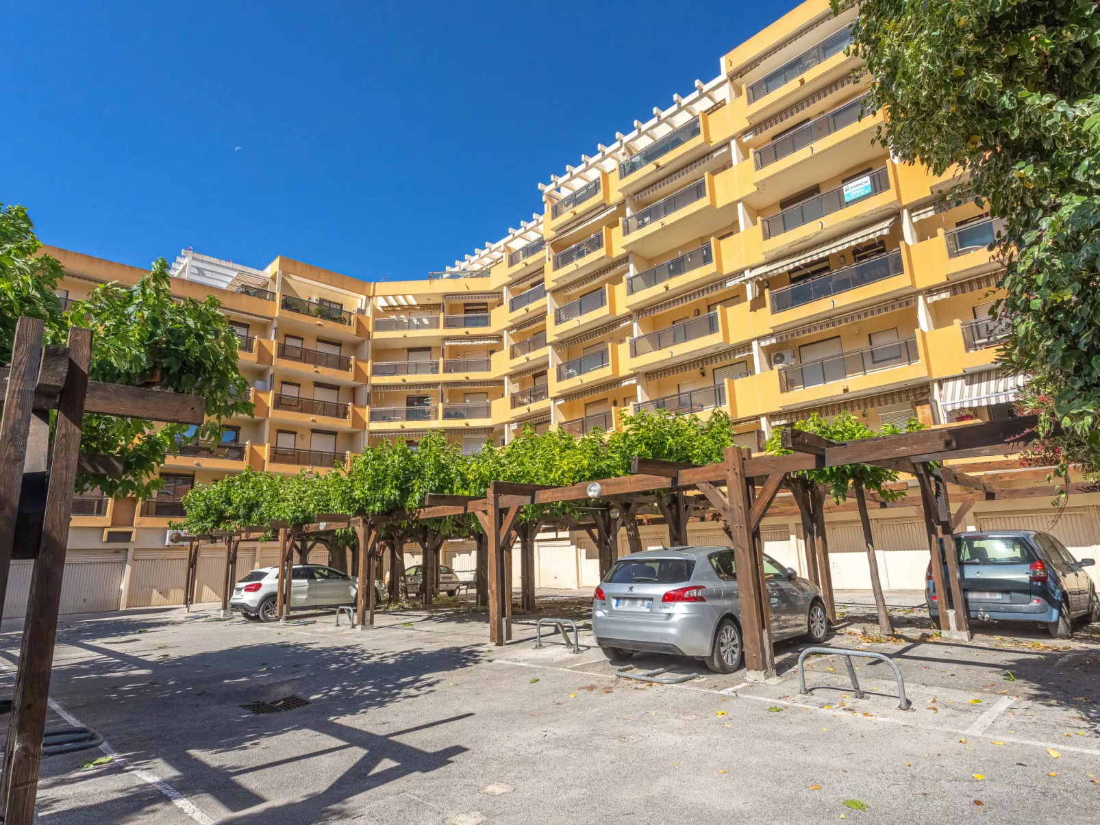 Saint James - Buiten