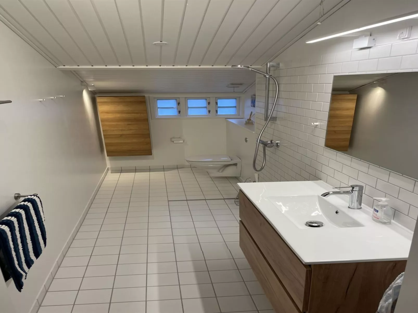 "Hjort" - 100m from the sea - Binnen