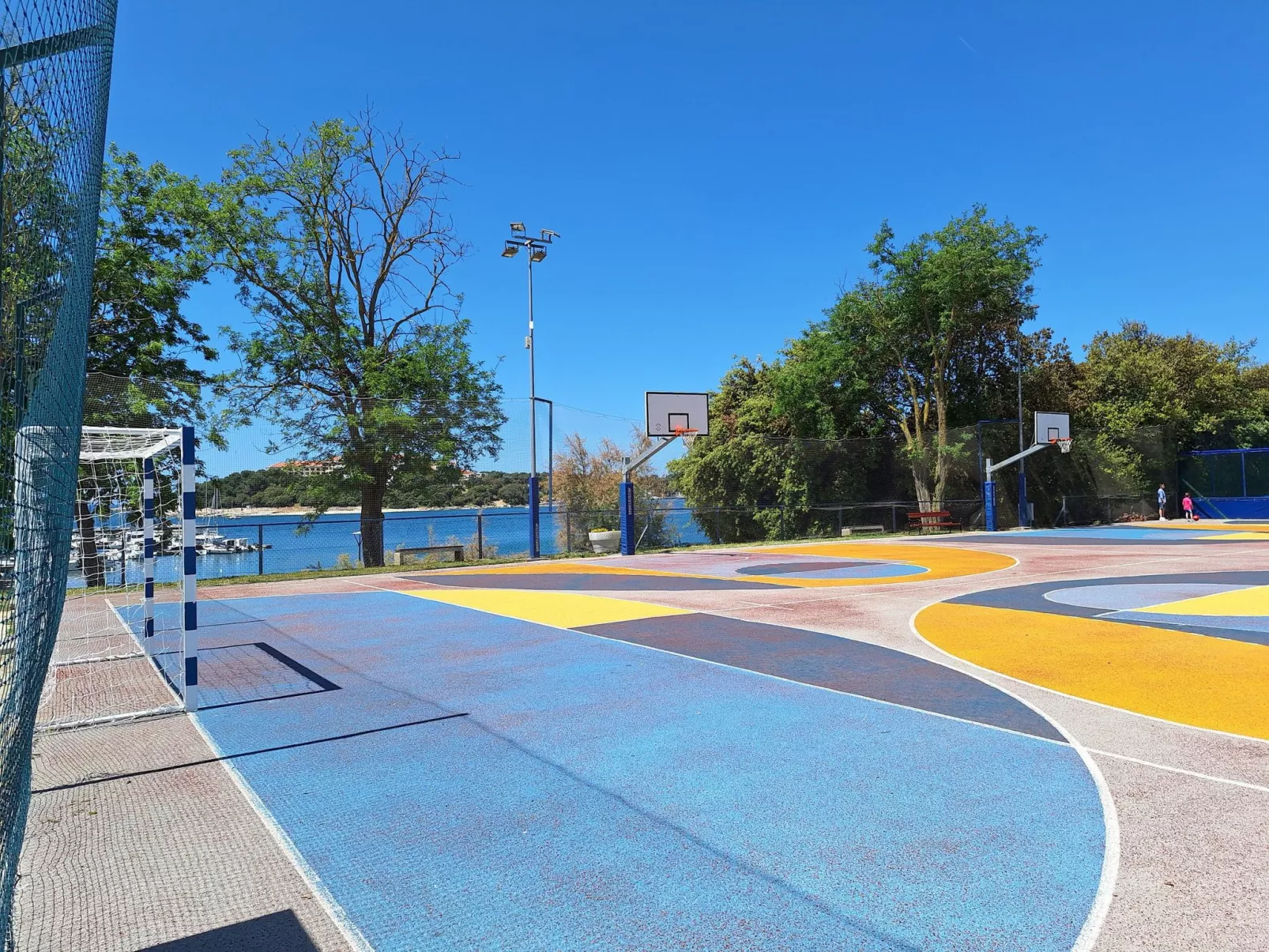 Große Wohnung in Pješčana Uvala mit Eigenem Balk - Image-tags.info