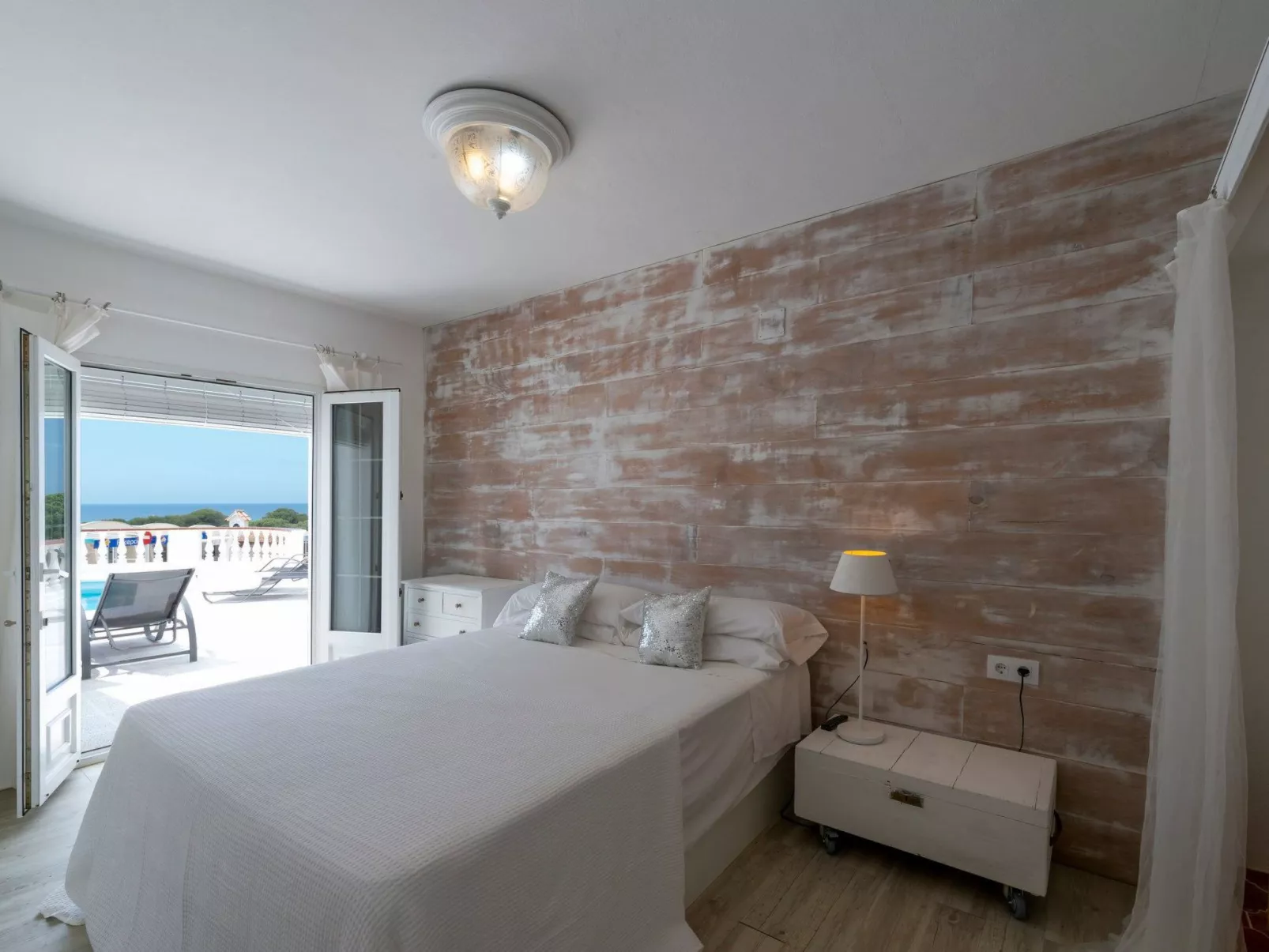 Strandnahe Villa German mit großer Poolterrasse - Image-tags.info