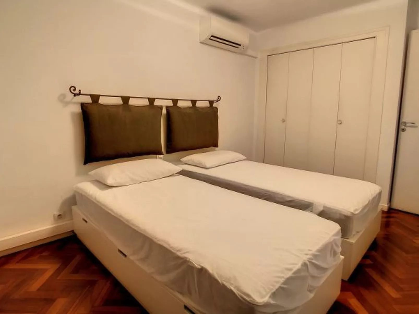 1 bedroom Latour Maubourg 245 - Image-tags.info