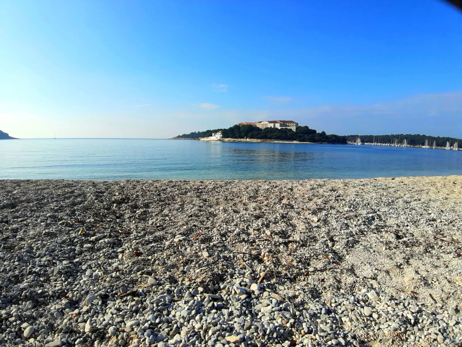 Große Wohnung in Pješčana Uvala mit Eigenem Balk - Image-tags.info