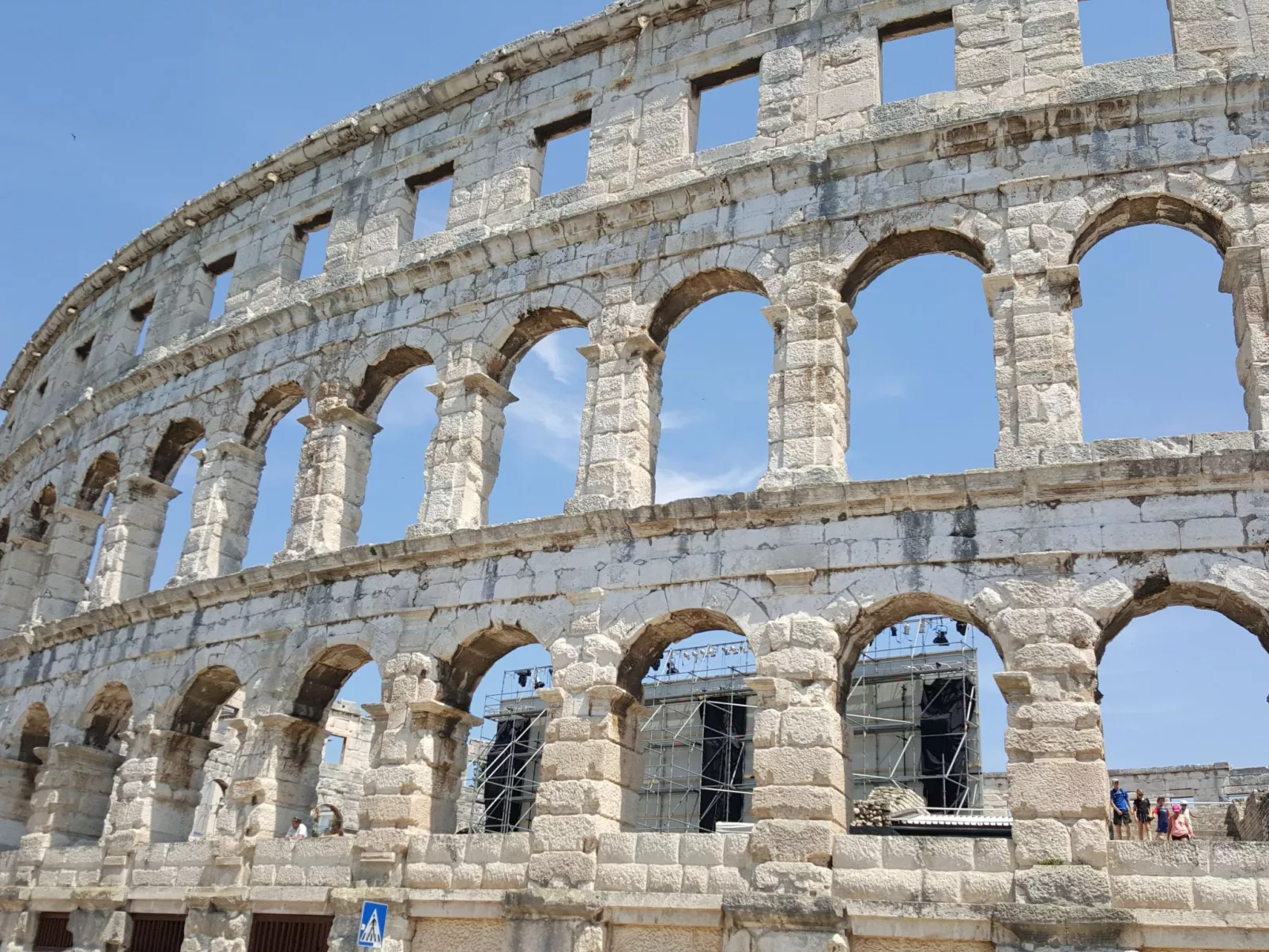 Große Wohnung in Pješčana Uvala mit Eigenem Balk - Image-tags.info