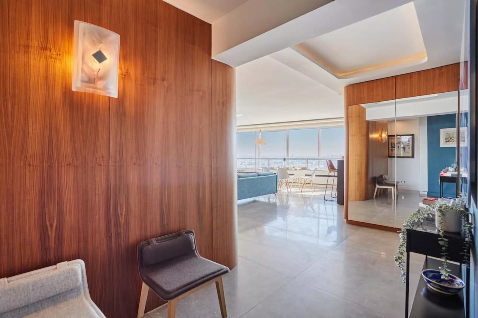 QUAI DE GRENELLE - Binnen