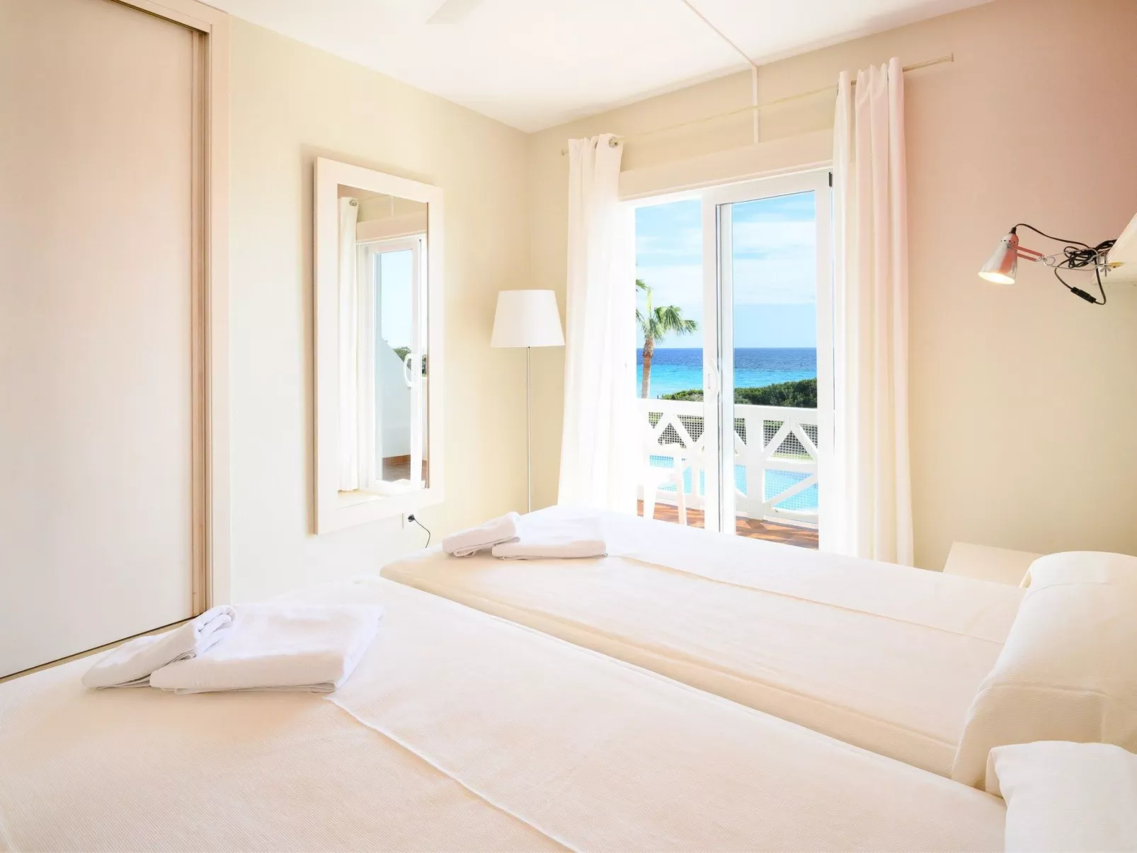Moderne Ferienwohnung mit traumhaftem Meerblick - Image-tags.info