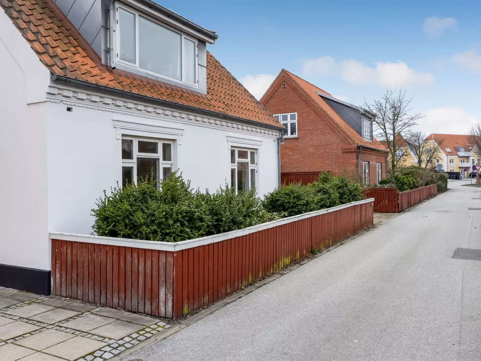 "Cordelia" - 1km from the sea