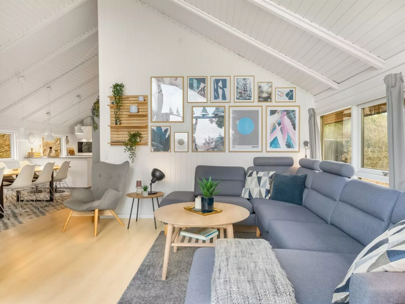 "Julie" - 1.5km from the sea - Binnen