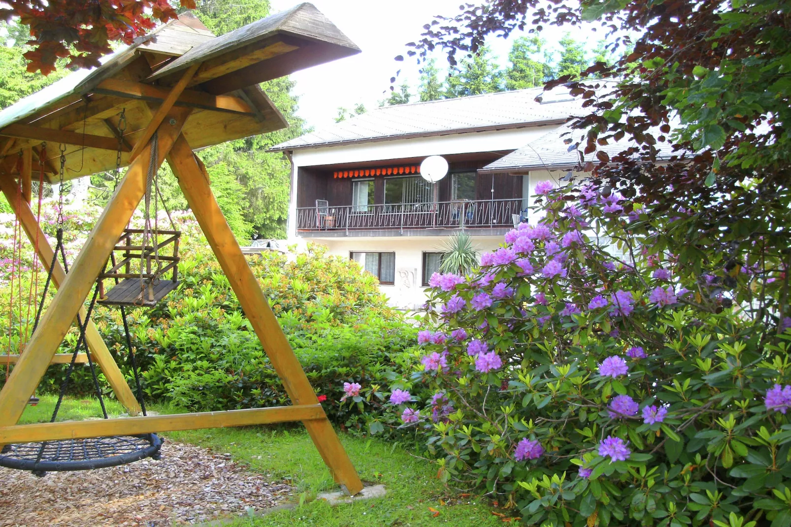 Gütenbach - Buitenkant zomer