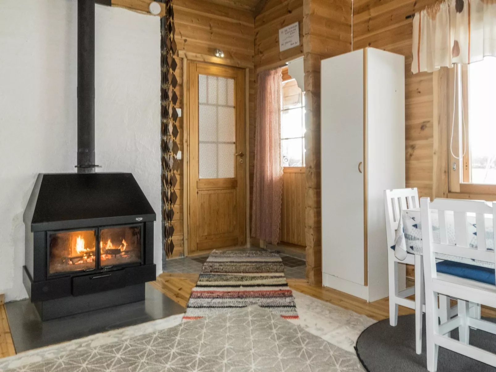 Pikkupöllö - Binnen