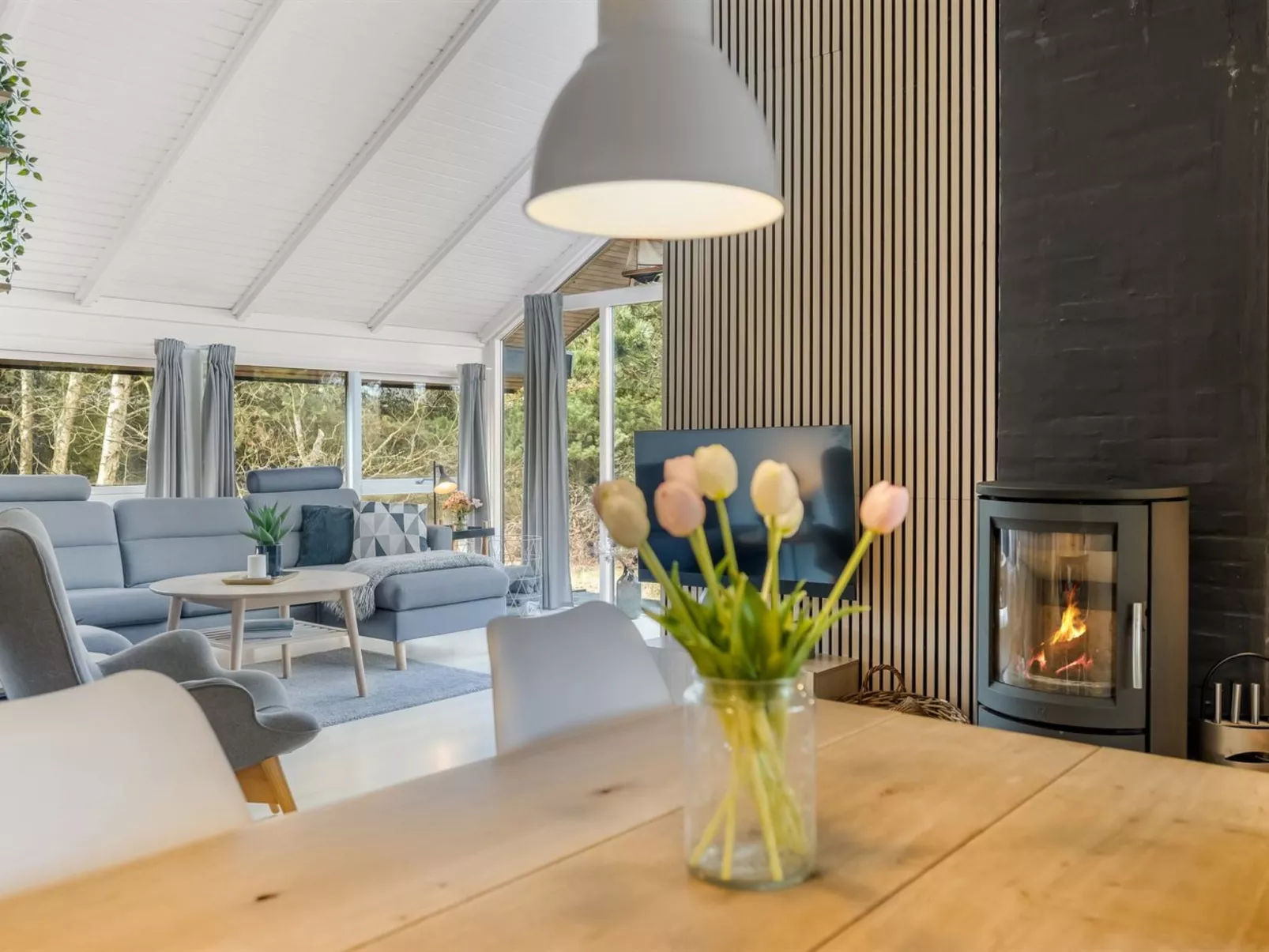 "Julie" - 1.5km from the sea - Binnen