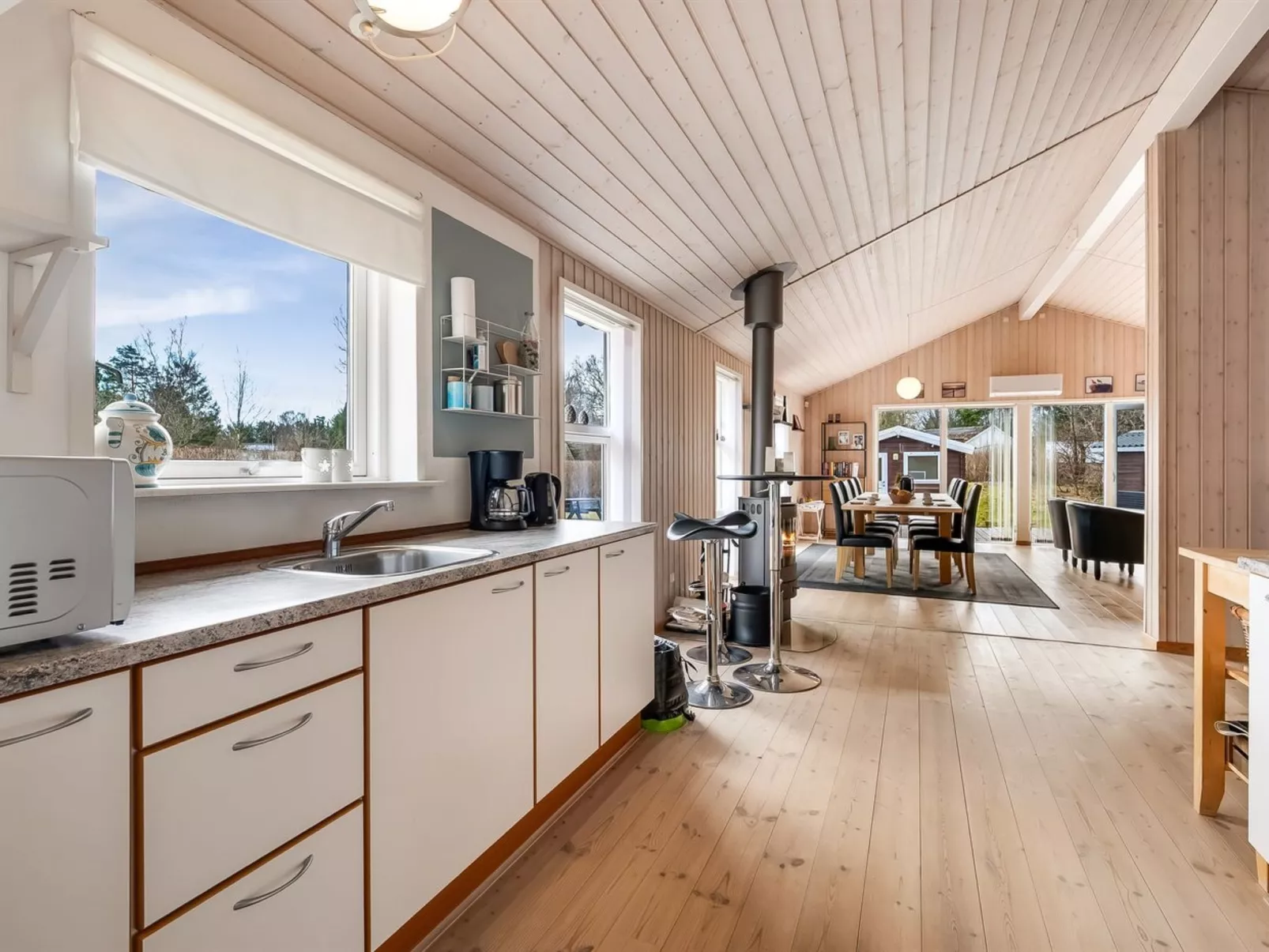 "Vilhelm" - 7.5km from the sea - Binnen