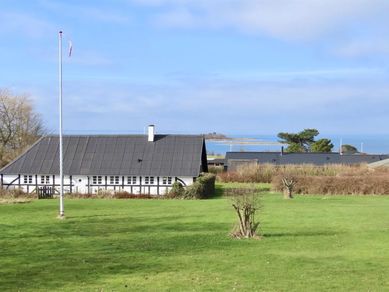 "Ilkka" - 220m from the sea - Buiten