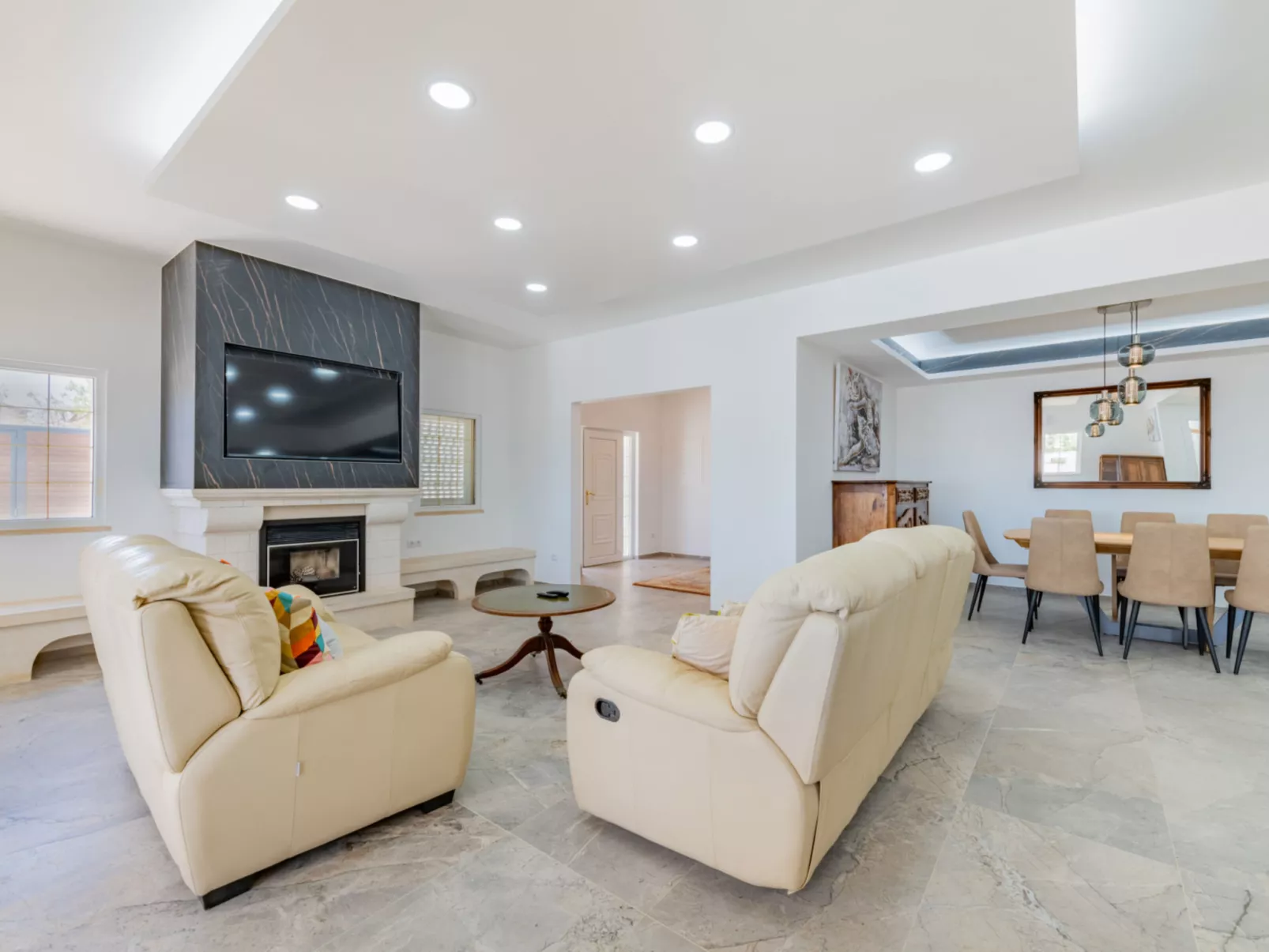 V4 Águia Vermelha - Binnen