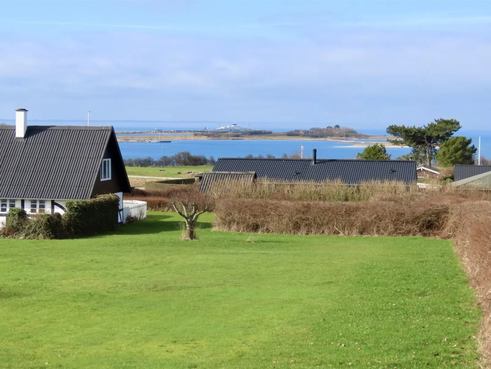 "Ilkka" - 220m from the sea - Buiten