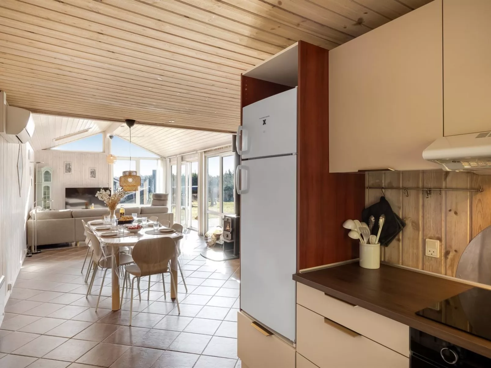 "Ofelia" - 1.2km from the sea - Binnen