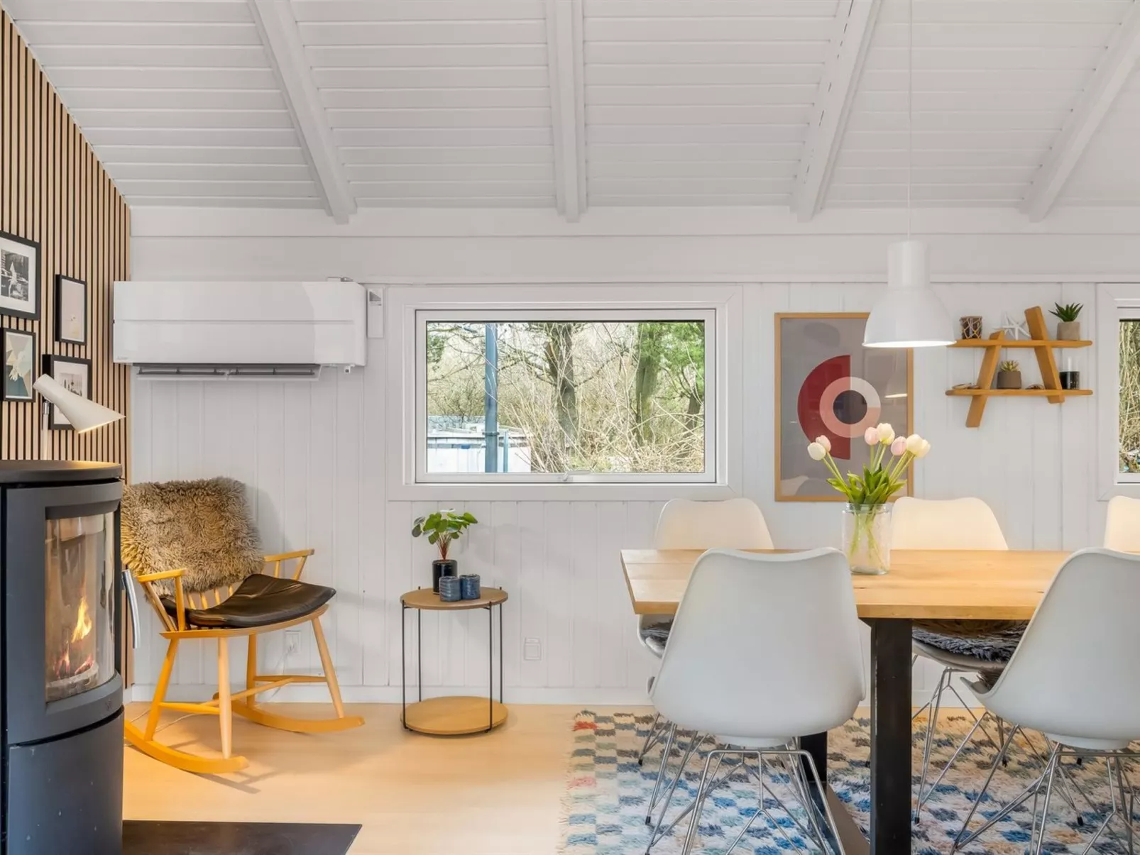 "Julie" - 1.5km from the sea - Binnen