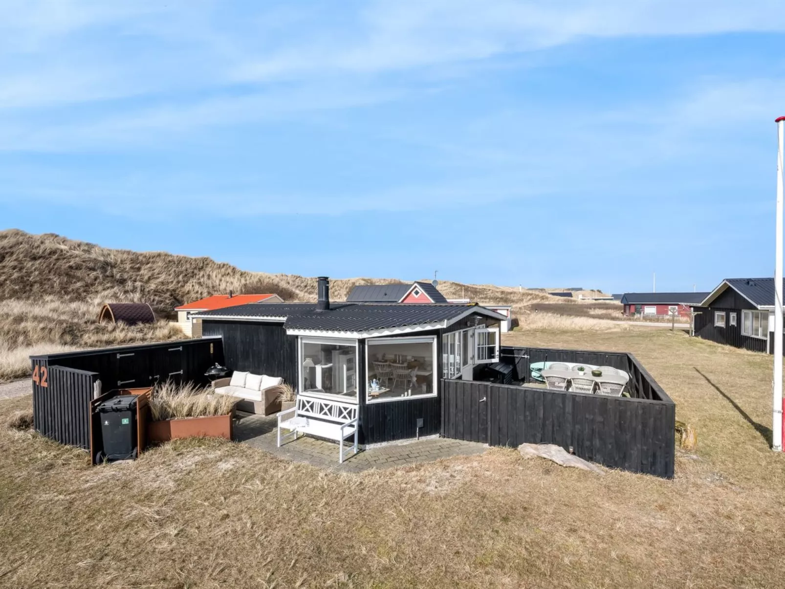 "Jorie" - 100m from the sea - Buiten