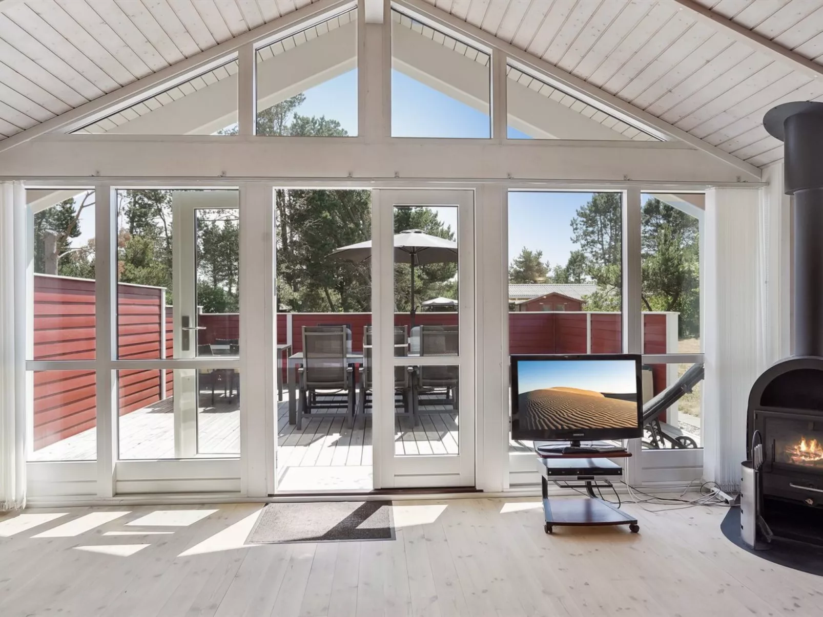 "Hialmar" - 300m from the sea - Binnen